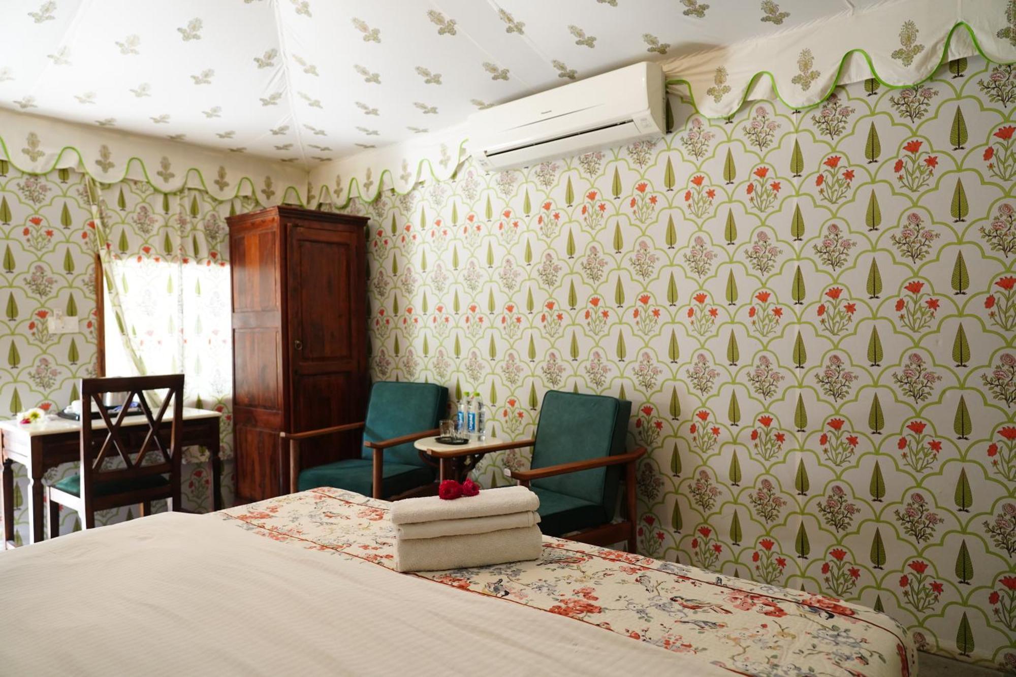 Heli Pushkar Hotel Bagian luar foto