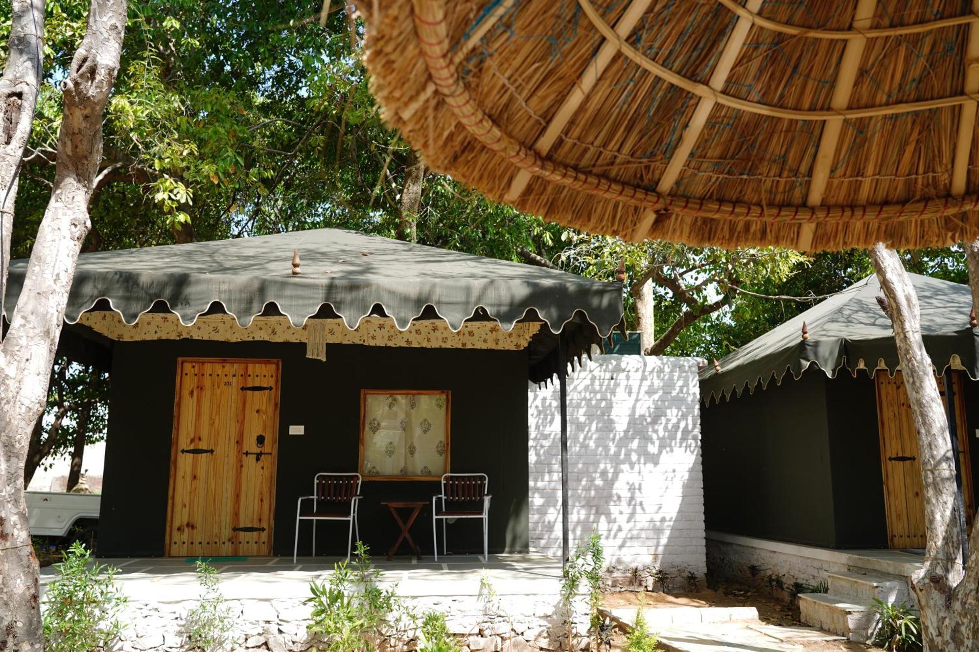 Heli Pushkar Hotel Bagian luar foto